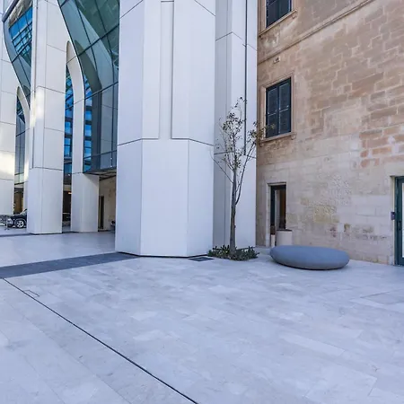 The Signature In Mercury Tower * San Ġiljan